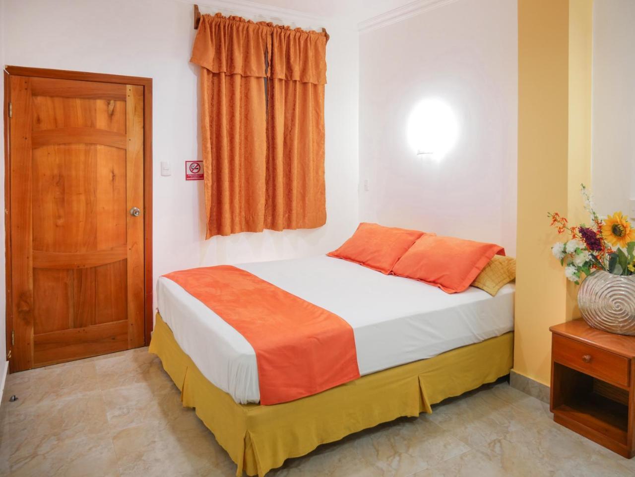 פורטו איורה Hostal Espana מראה חיצוני תמונה